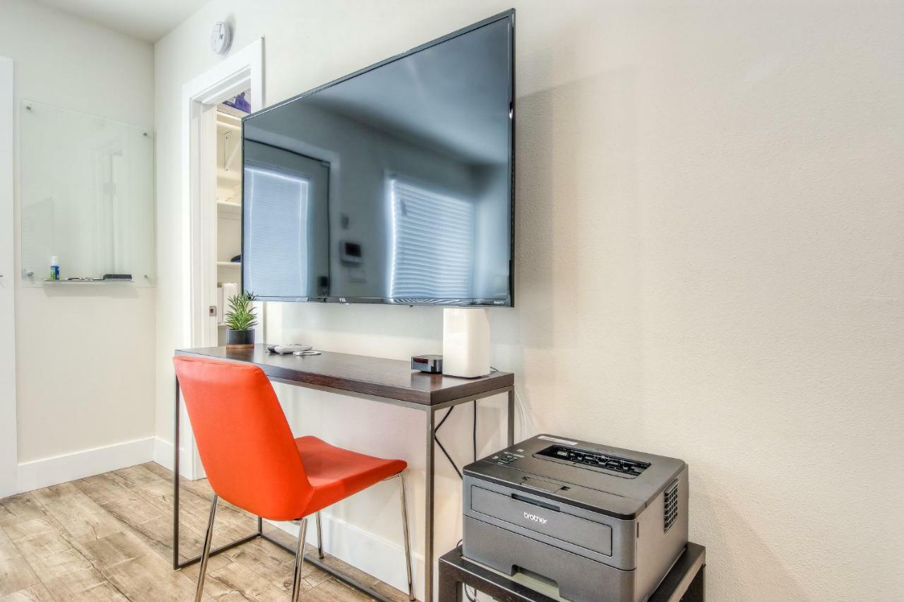 Long Beach Studio Suites Dış mekan fotoğraf